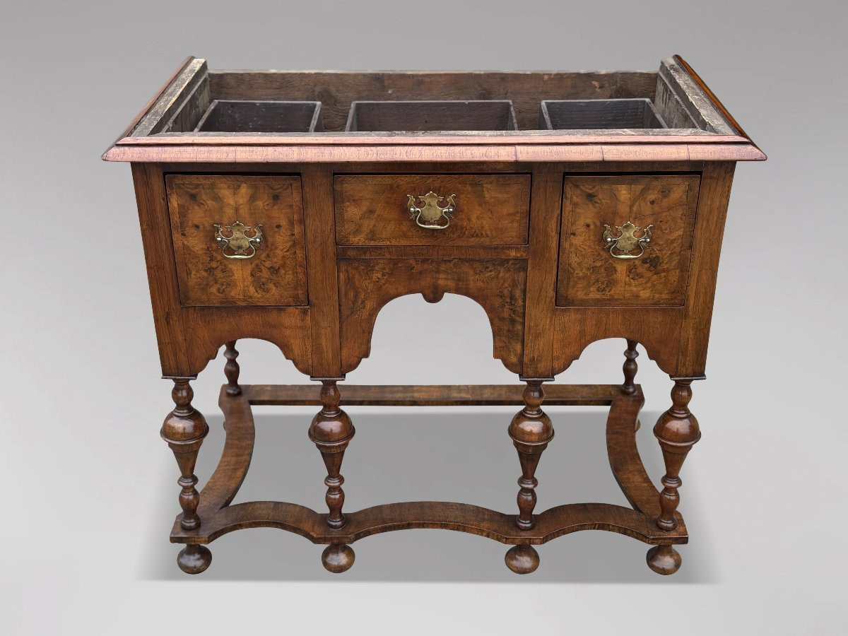 Early 18th Century Queen Anne Period Burr Walnut Chest-on-stand-photo-2