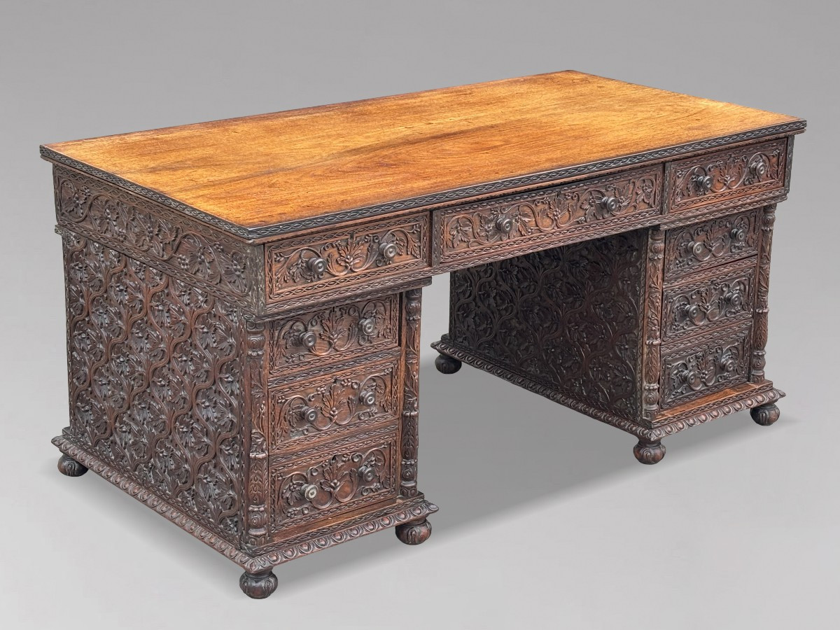 19ème Siècle, Bureau Anglo-Indien en Padouk Sculpté
