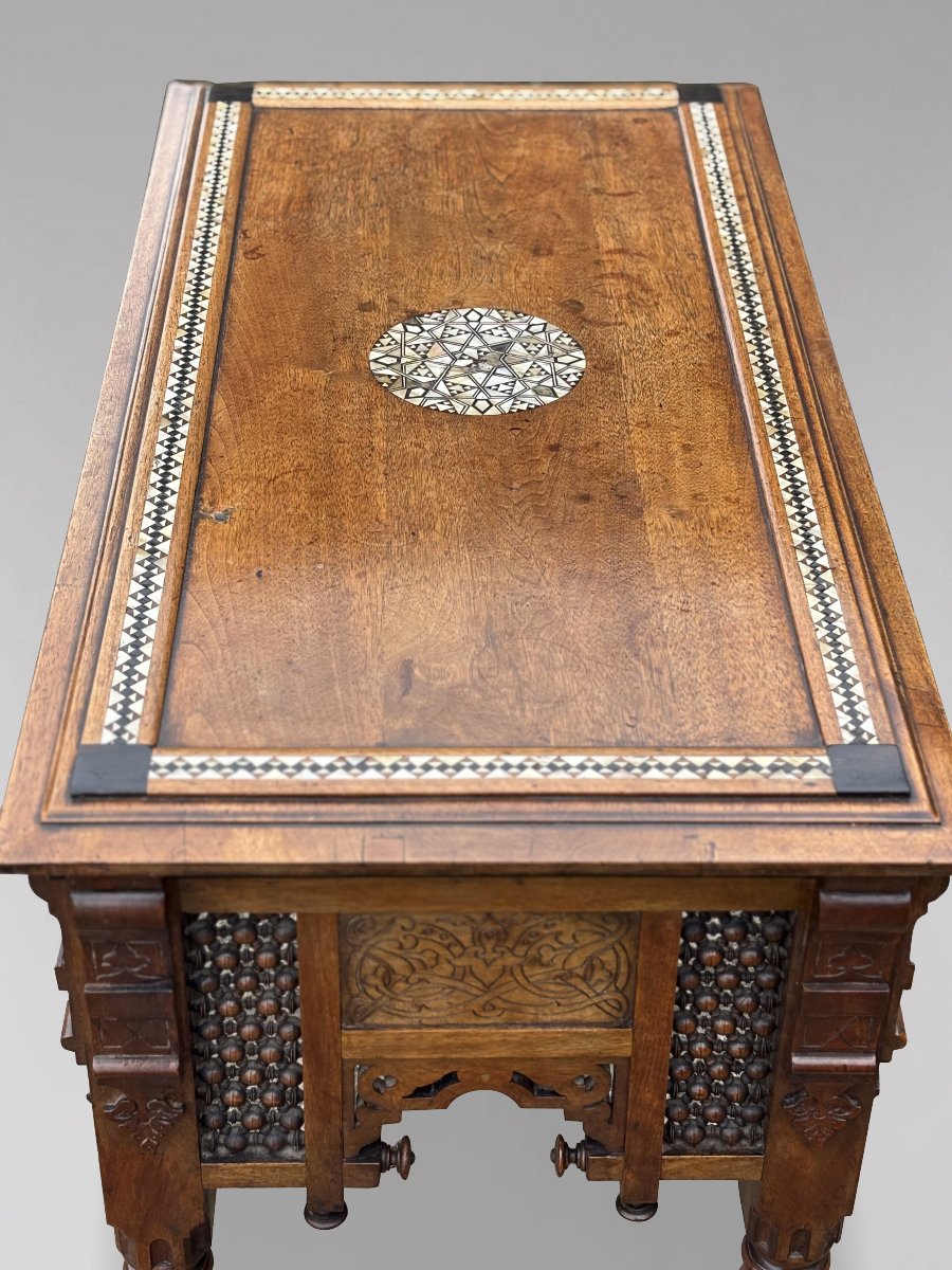 19ème Siècle, Table Mauresque en Noyer, Mouvement Aesthétique-photo-1