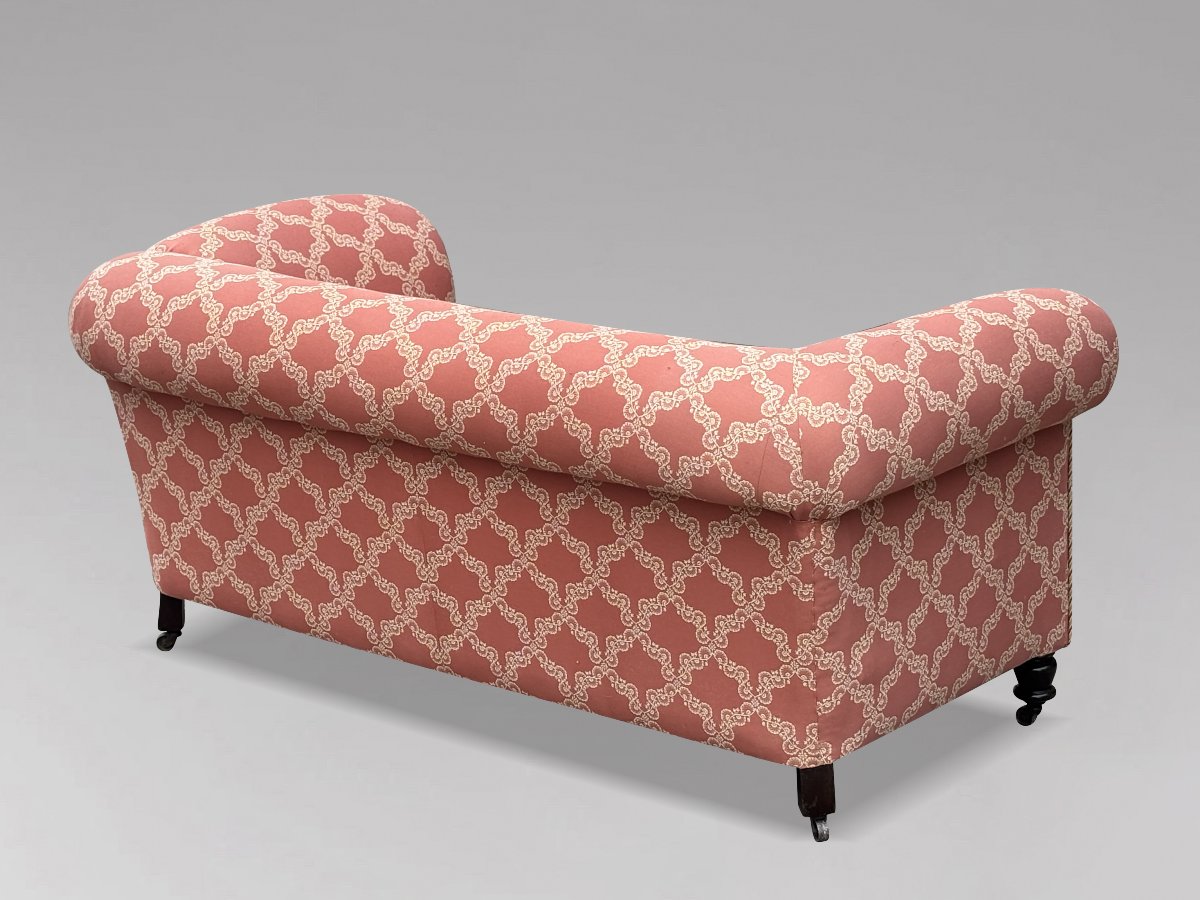 19th Century Victorian Period Upholstered Drop-end Chesterfield Sofa-photo-3