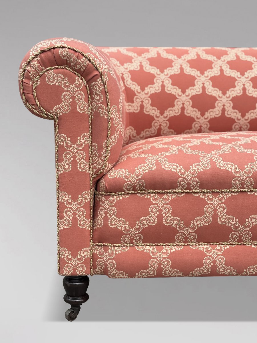 19th Century Victorian Period Upholstered Drop-end Chesterfield Sofa-photo-1