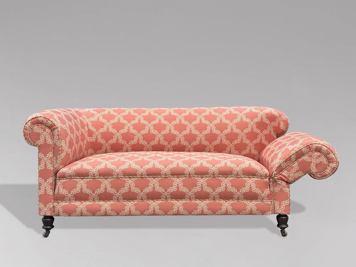 19th Century Victorian Period Upholstered Drop-end Chesterfield Sofa-photo-3