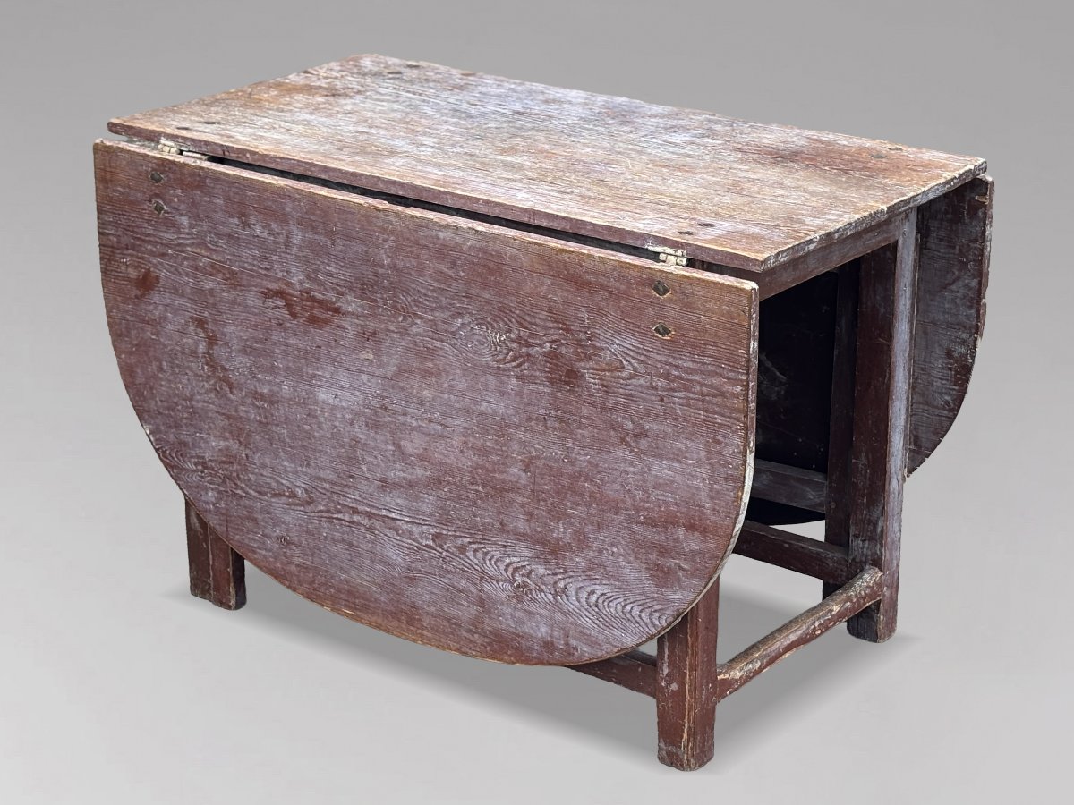 Early 19th-century Swedish Painted Drop-leaf Dining Table-photo-3