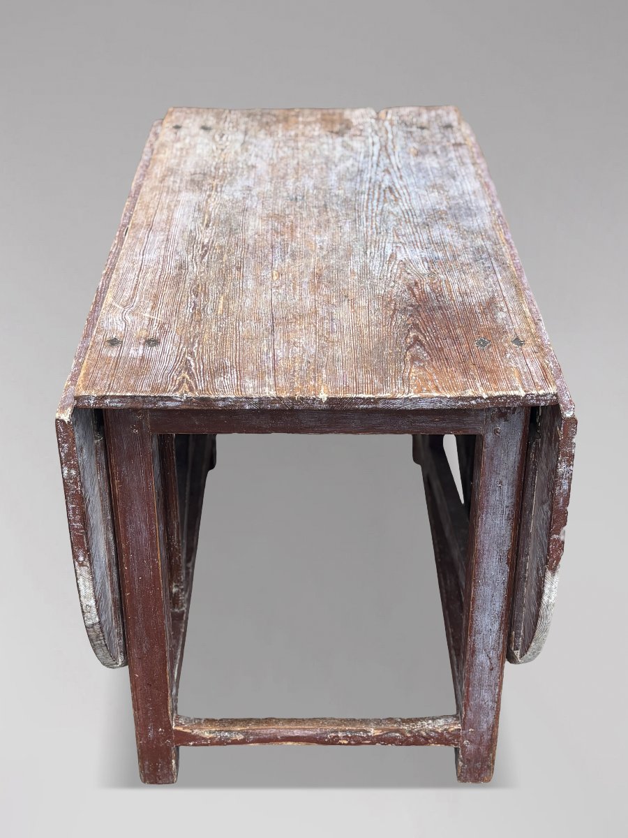 Early 19th-century Swedish Painted Drop-leaf Dining Table-photo-5