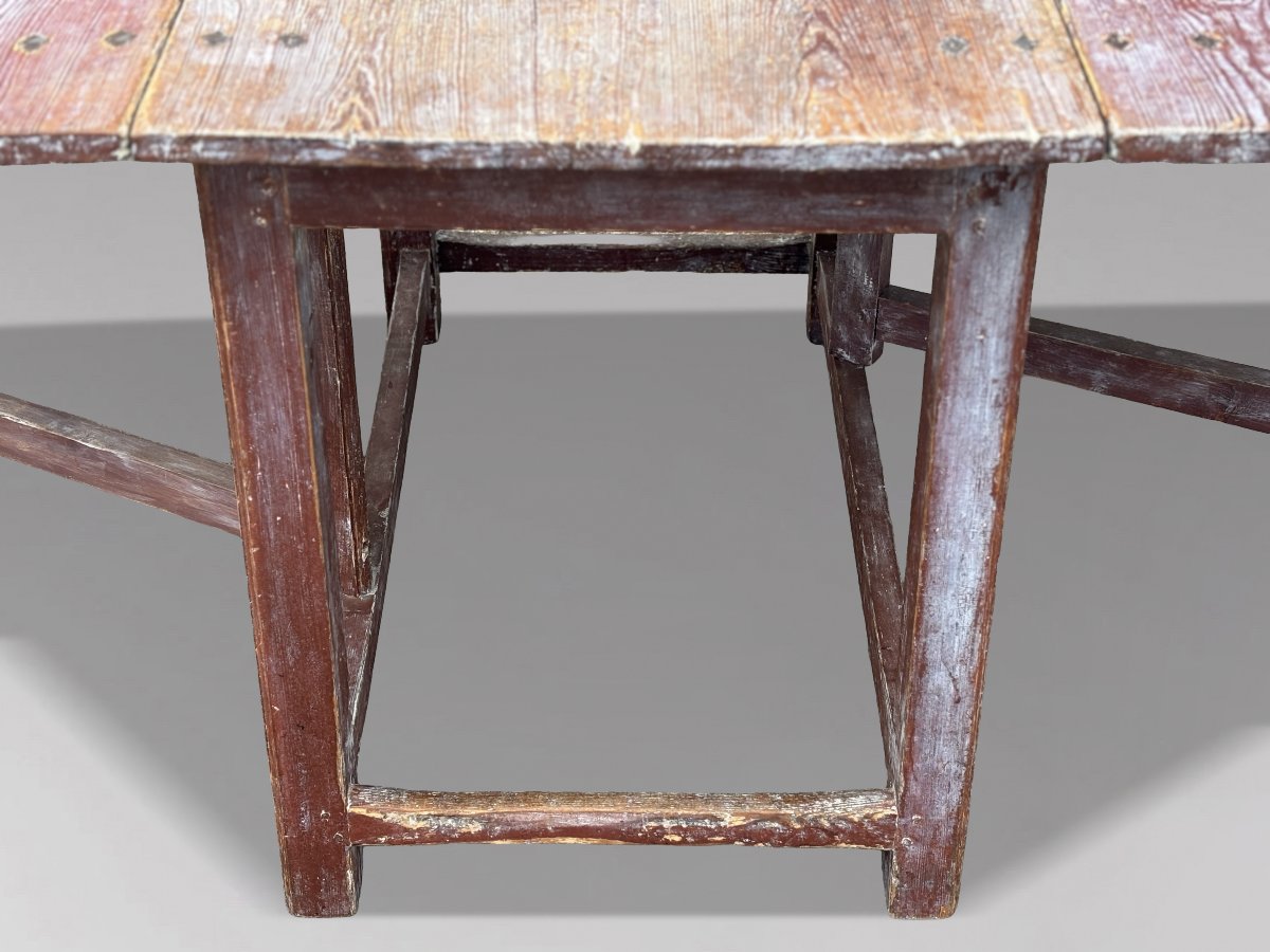 Early 19th-century Swedish Painted Drop-leaf Dining Table-photo-6