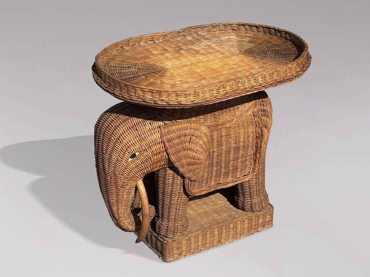 1970s Italian Hand-woven Wicker Elephant Side Table-photo-2