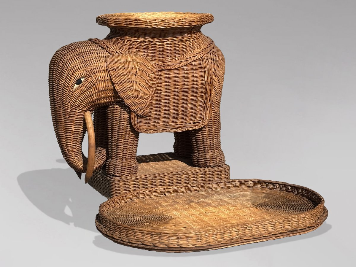 1970s Italian Hand-woven Wicker Elephant Side Table-photo-3
