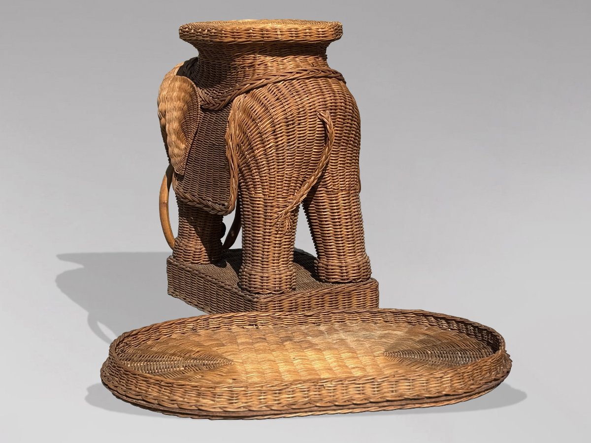 1970s Italian Hand-woven Wicker Elephant Side Table-photo-4