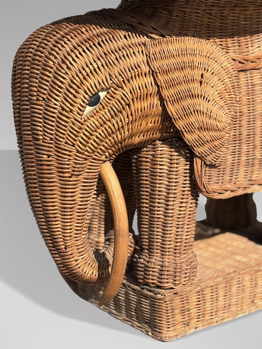 1970s Italian Hand-woven Wicker Elephant Side Table-photo-1