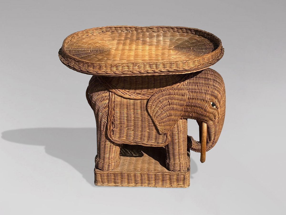 1970s Italian Hand-woven Wicker Elephant Side Table-photo-2