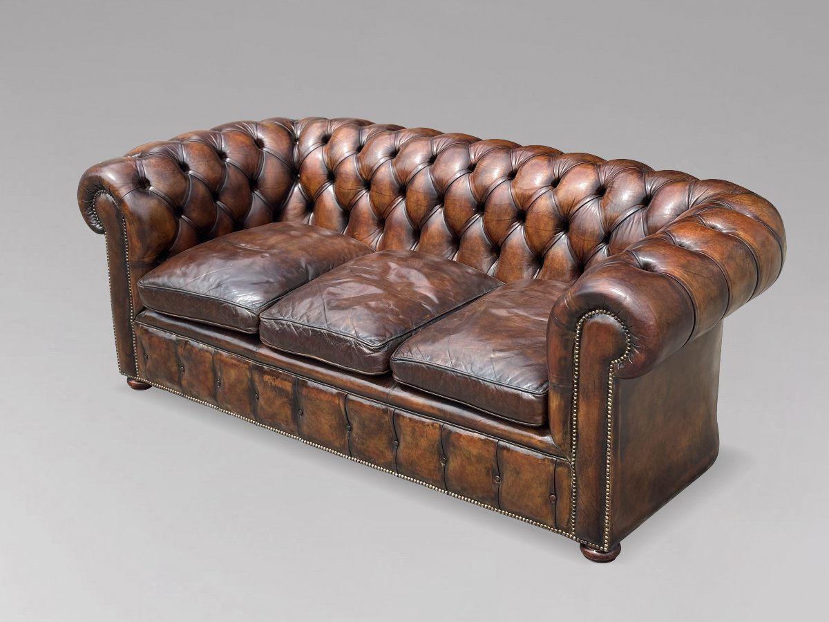 19ème Siècle, Chesterfield Victorien 3-Places en Cuir Marron-photo-1