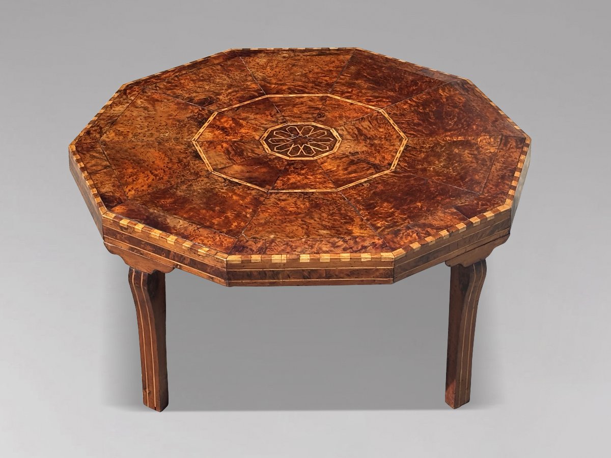 19ème Siècle, Table Basse Octogonale en Loupe d’If Incrustée -photo-2