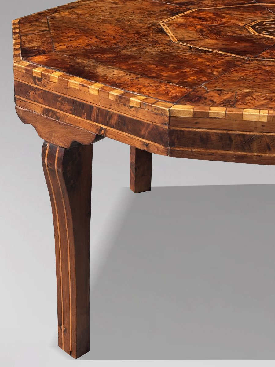 19ème Siècle, Table Basse Octogonale en Loupe d’If Incrustée -photo-2