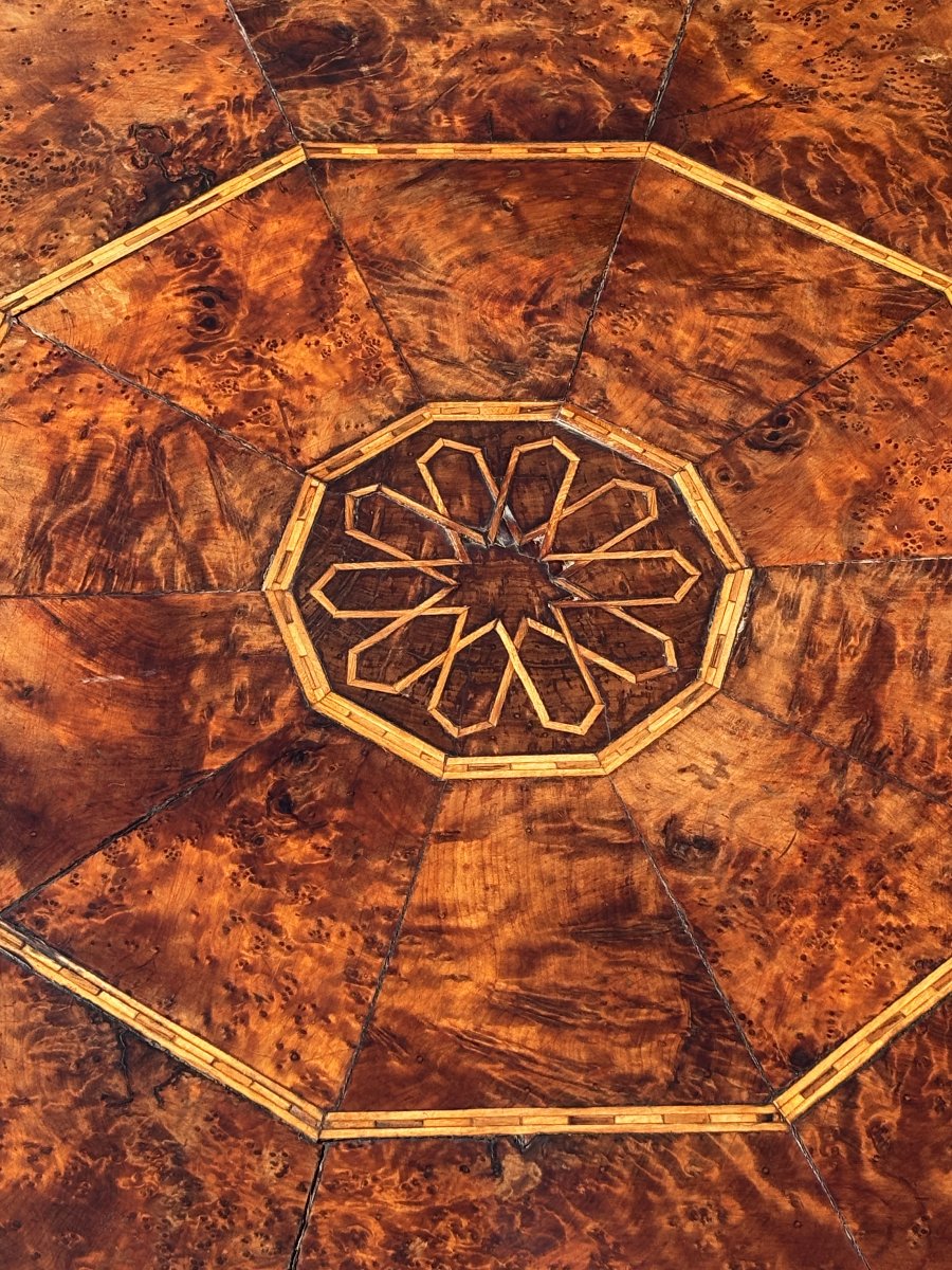 19ème Siècle, Table Basse Octogonale en Loupe d’If Incrustée -photo-3