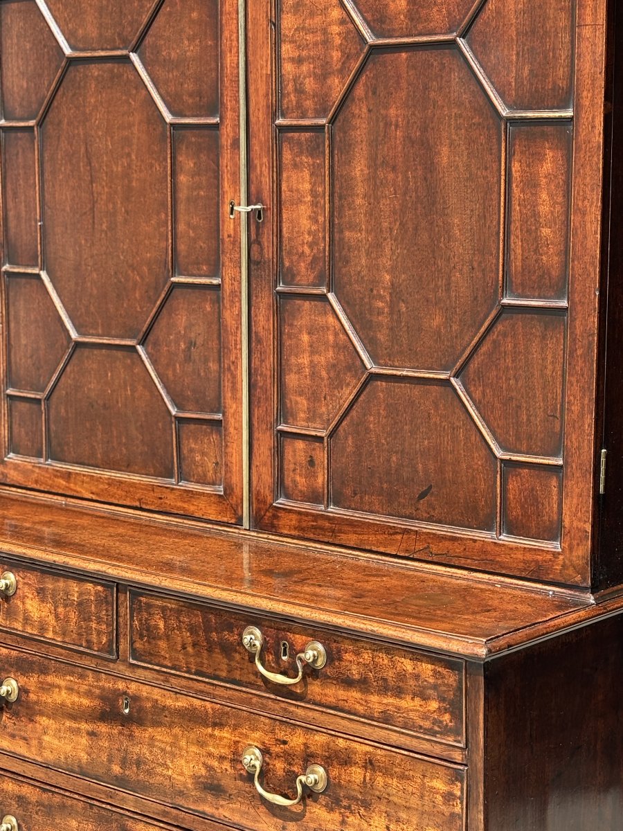 18th-century George III-period Thomas Chippendale Mahogany Bookcase-photo-4