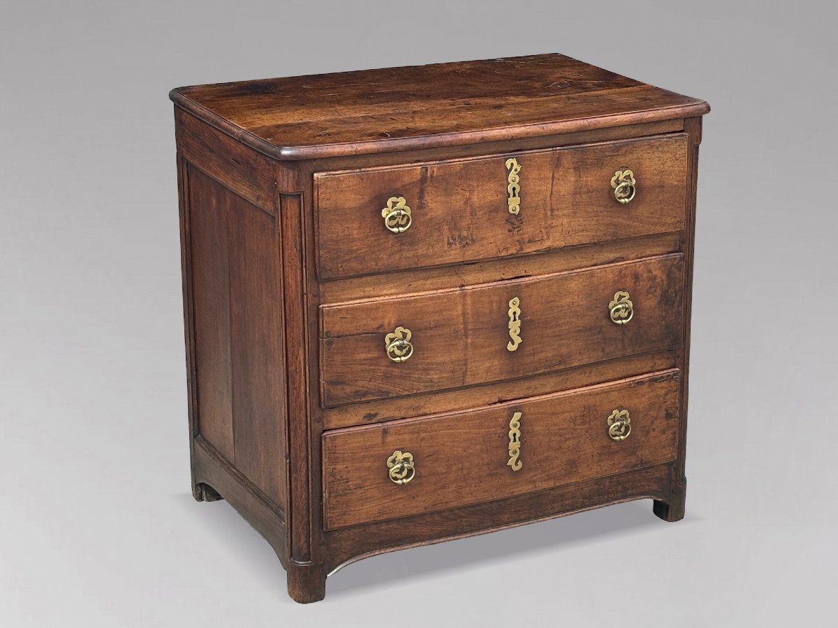 17ème Siècle, Commode Provinciale Française en Noyer