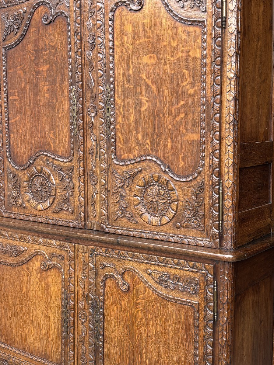 18th-century Carved Oak Normandy Deux Corps Buffet-photo-2