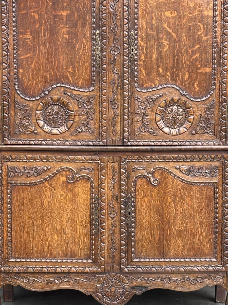 18th-century Carved Oak Normandy Deux Corps Buffet-photo-3