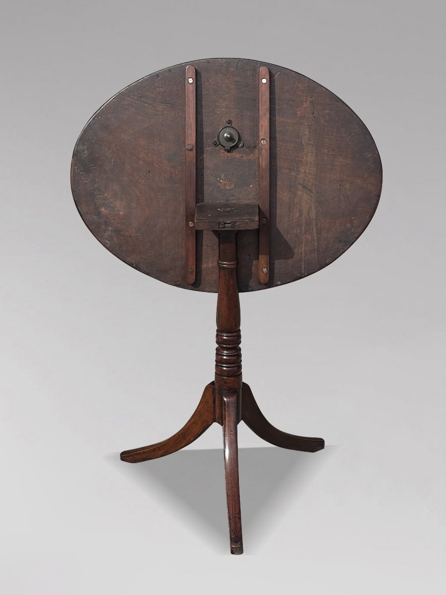 18ème Siècle, Table Ovale Tripode en Acajou d’Époque George III-photo-3