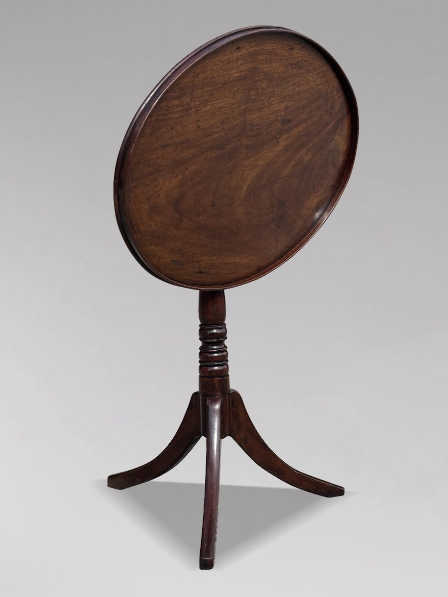 18ème Siècle, Table Ovale Tripode en Acajou d’Époque George III-photo-4