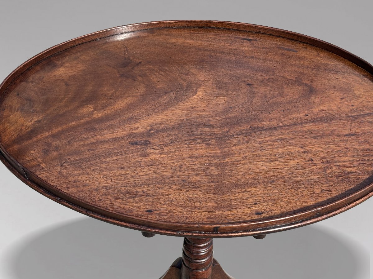 18ème Siècle, Table Ovale Tripode en Acajou d’Époque George III-photo-3