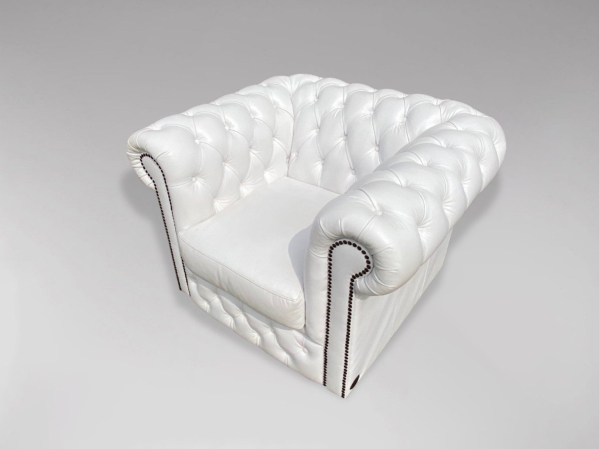 20ème siècle, Paire de Fauteuils Chesterfield en Cuir Blanc-photo-2