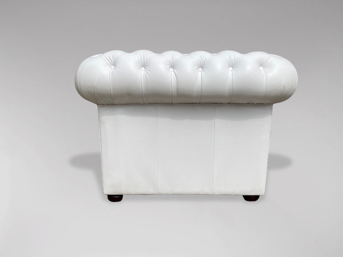 20ème siècle, Paire de Fauteuils Chesterfield en Cuir Blanc-photo-1