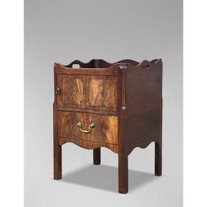 18ème Siècle, Commode de Chevet à Plateau‑Galerie en Acajou, Époque George III