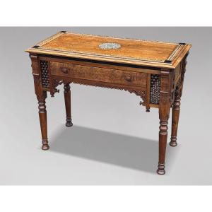 19ème Siècle, Table Mauresque en Noyer, Mouvement Aesthétique