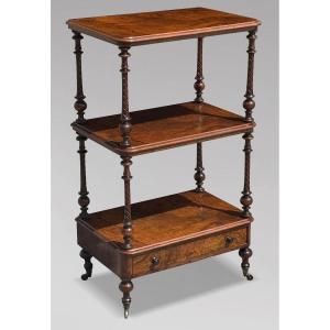 19ème Siècle, Table Étagère à Trois Niveaux en Ronce de Noyer, Époque Victorienne