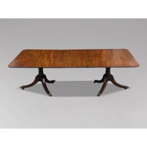 Early 19th-century Georgian Mahogany Twin-pillar Dining Table