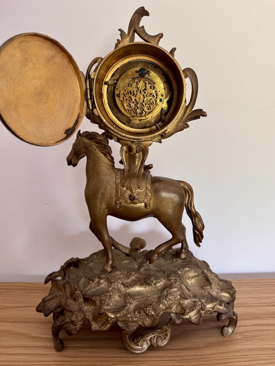 Pendule au cheval en bronze, XVIIIᵉ siècle-photo-1