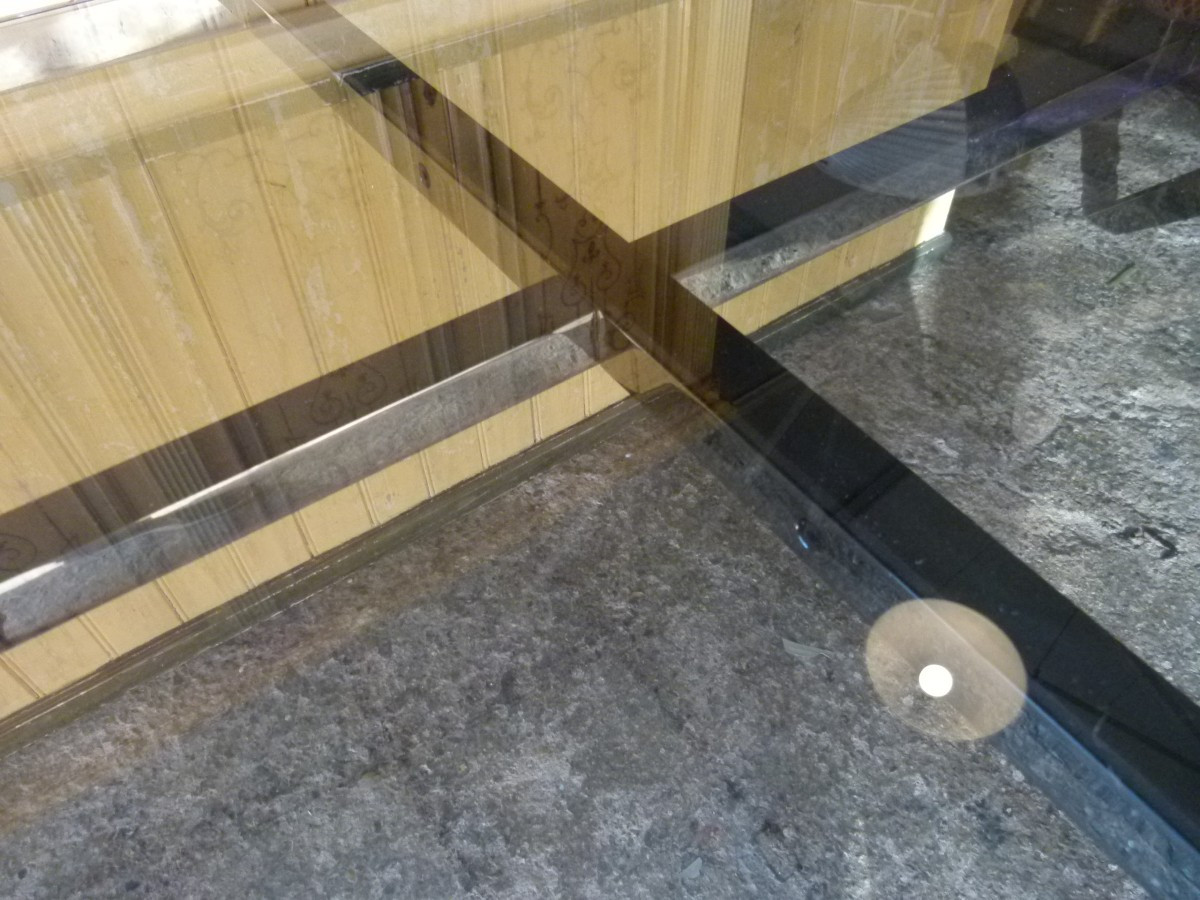 Table en verre et pieds chromés-photo-4