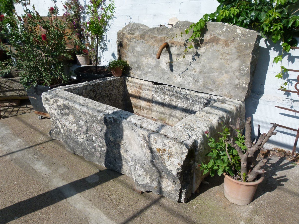 Fontaine En Pierre-photo-2