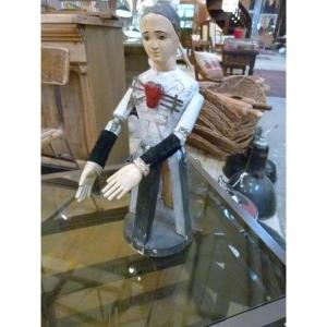 Vierge Marie s'habillant, XIXe siècle