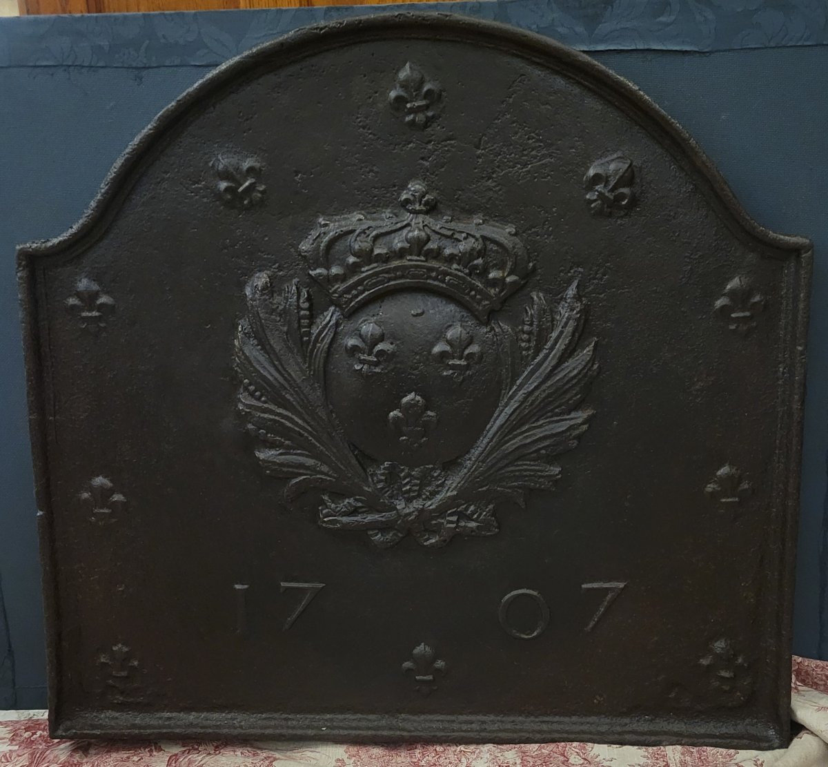 Fleur-de-lis Fireplace Plaque-photo-3