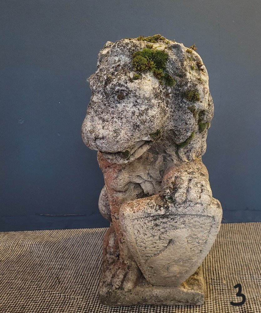 Pair Of Lions In Reconstituted Stone-photo-1