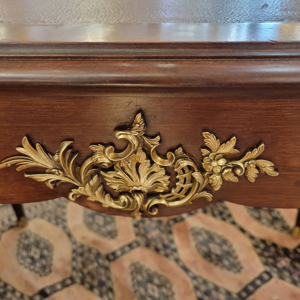 Small Louis XV Desk-photo-1