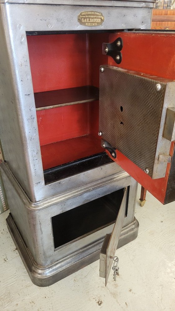 19th-century Bauche Safe-photo-3