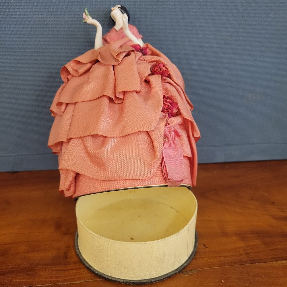 Half-doll With A Secret Compartment-photo-8
