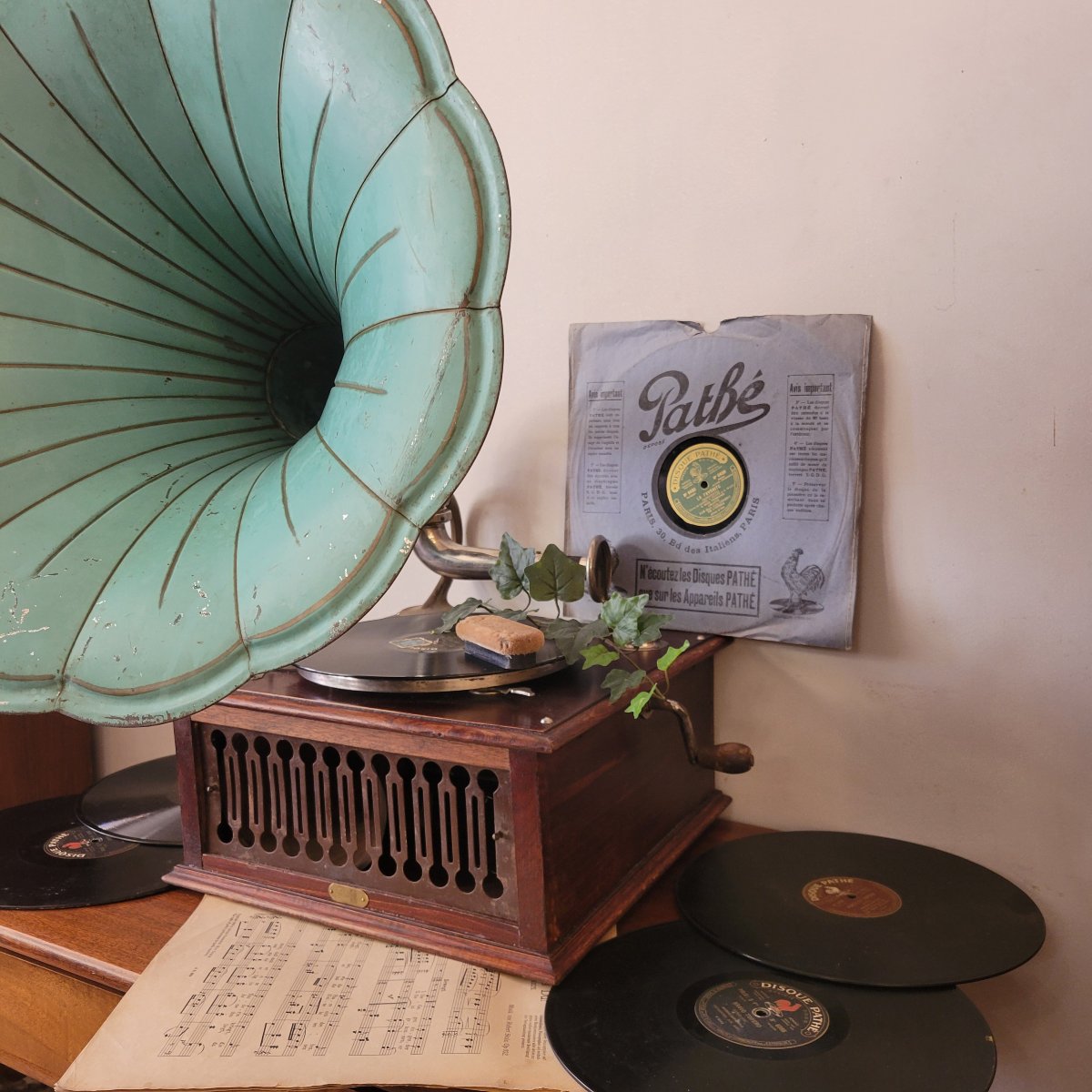 Phonographe à Pavillon  Pathé