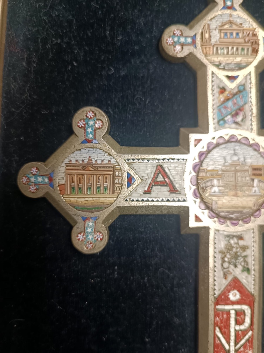 Crucifix en micro mosaïque -photo-1