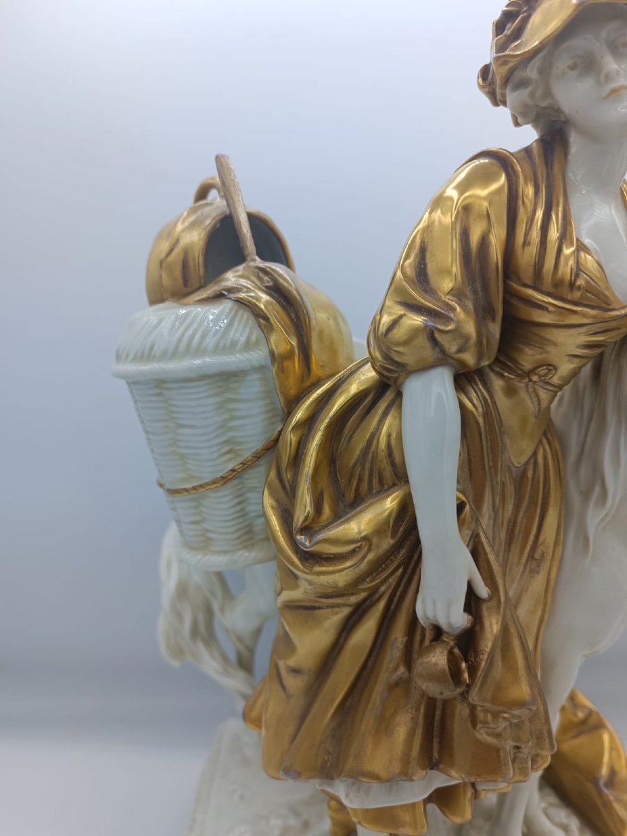 The Milkmaid - Capodimonte-photo-4