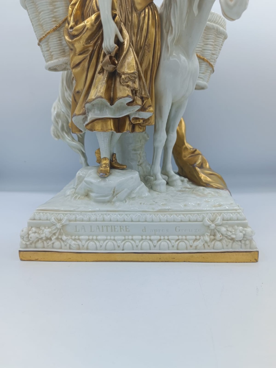 The Milkmaid - Capodimonte-photo-1
