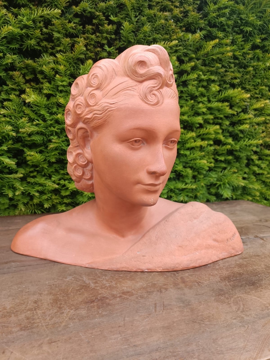 Bust Of A Woman -photo-2