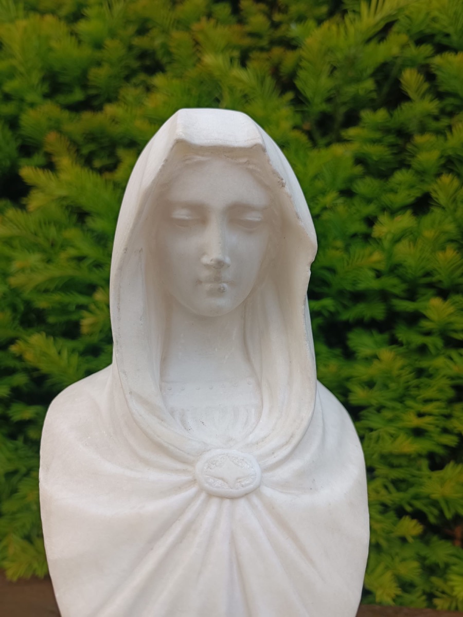 Virgin Mary-photo-2