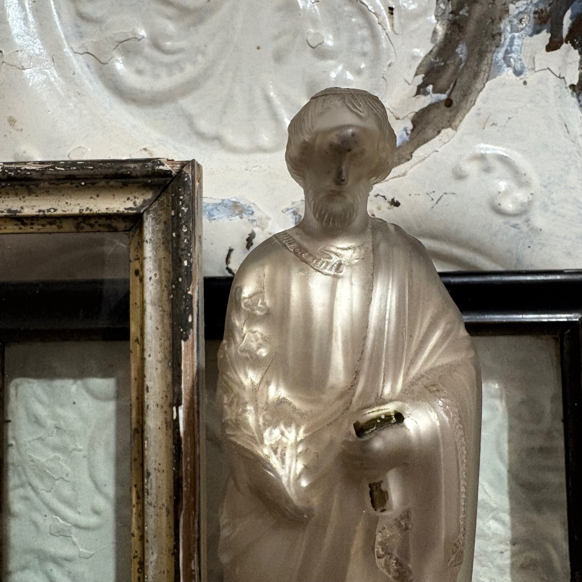 Saint In Eglomised Glass-photo-2