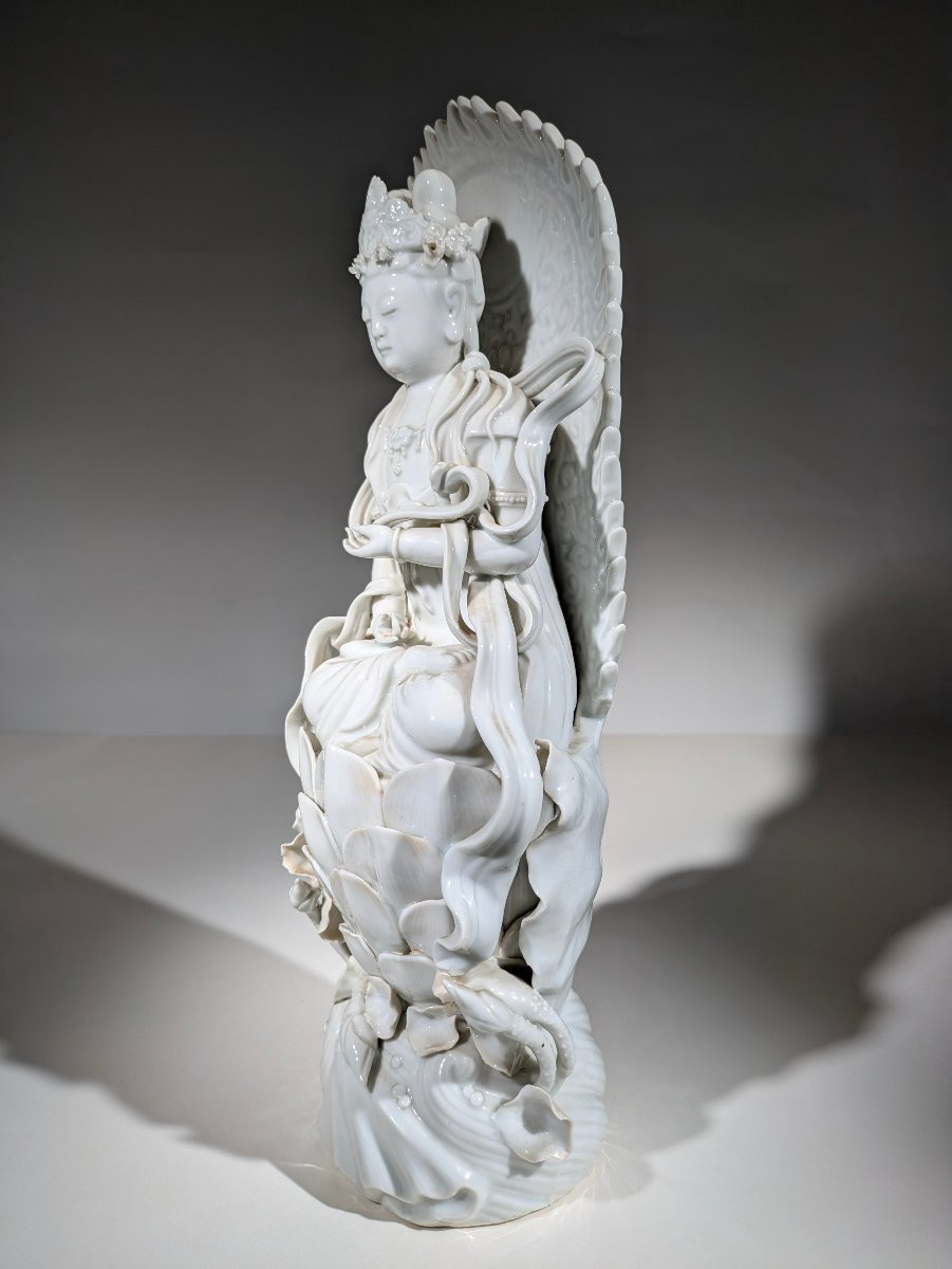 Statue de Guanyin sur trône de lotus-photo-4