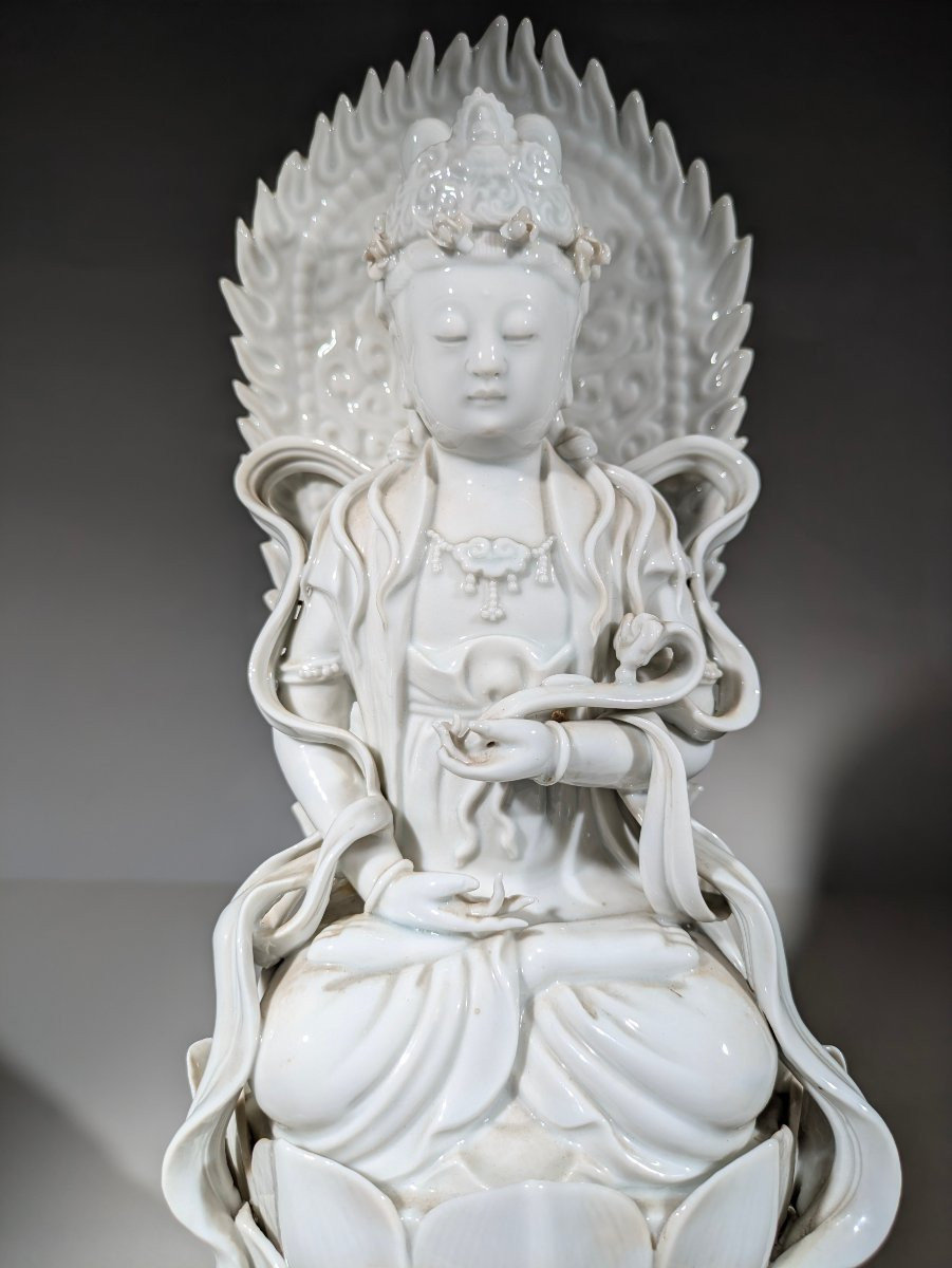 Statue de Guanyin sur trône de lotus-photo-7