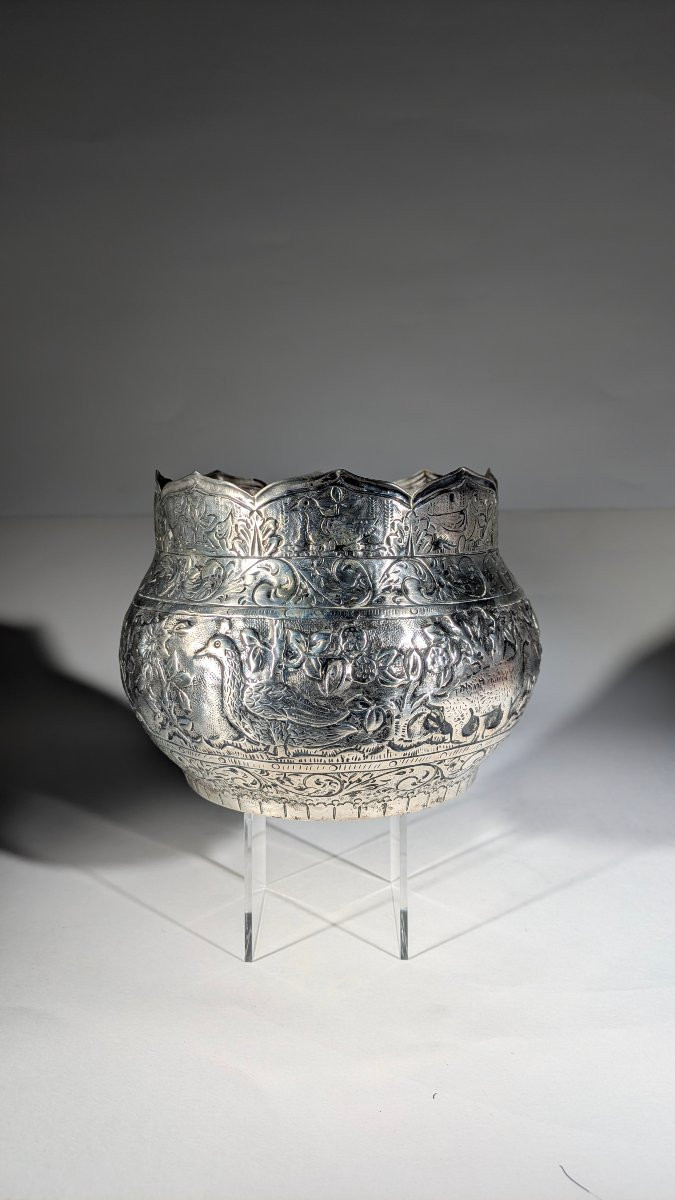 Indo-english Tabeik Offering Bowl, 19th Century Silver-photo-4